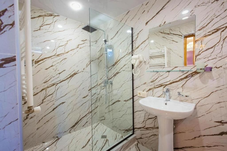 Bathroom 4, Hotel Mestia Inn, Mestia