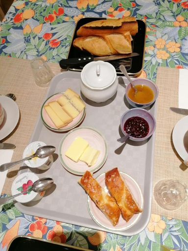 Food & Drinks, Chambre et table d'hotes La Meule, Jura