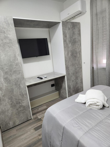 Others 4, Albergo 3 Torri, Caserta
