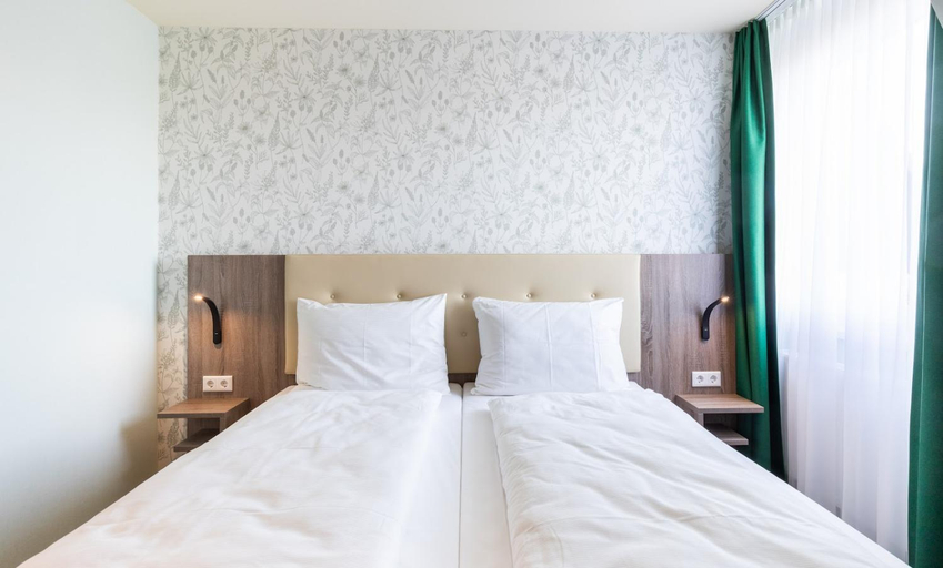 Bedroom 2, Hotel & Restaurant Hubertus Sehnde, Region Hannover