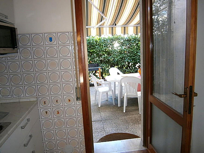 Others 5, Capri, Venezia