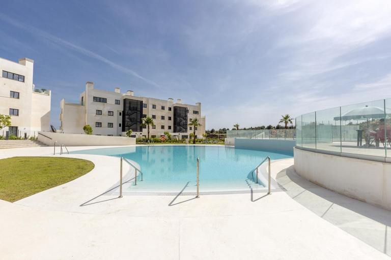 Sport & Beauty 2, ViVi Homes - Deco Pool, Garden, Terrace & Beach, Málaga