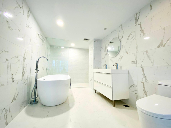 Bathroom 7