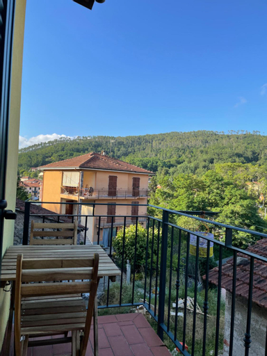 Others 5, Archi di sole - Appartamenti, La Spezia