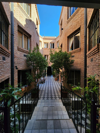Others 4, Edificio Innova, Capital