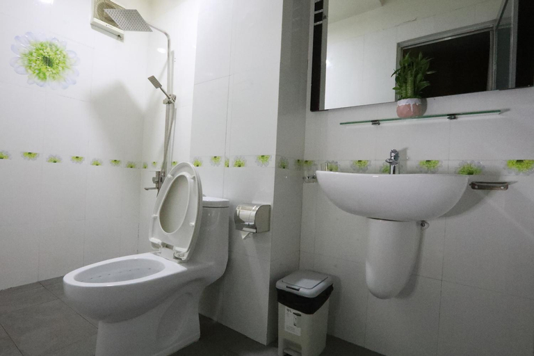 Bathroom 19