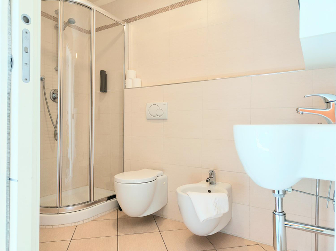 Bedroom 3, Rooms&Apartments Hotel Danci, Savona