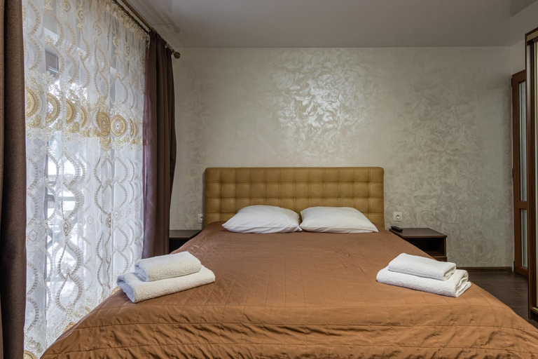 Bedroom 2, Spark, Nadvirnians'kyi