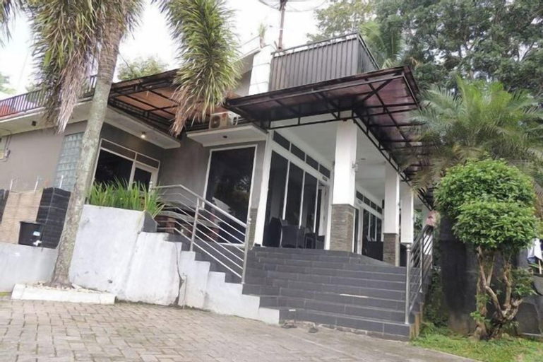 Exterior 10