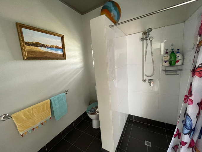 Others 5, Riva-La-Vista-Cooktown, Cook