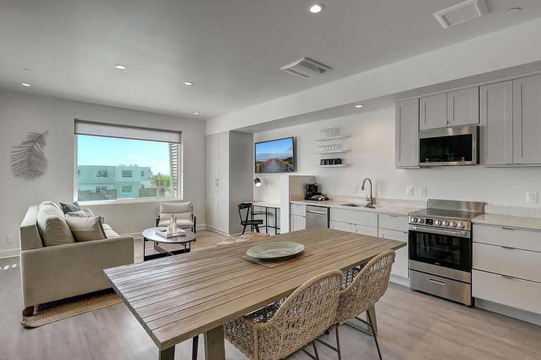 Dining Room 10