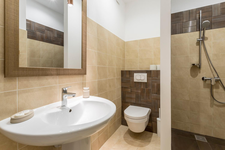 Bathroom 3, Zlatni Bol Apartments, Bol