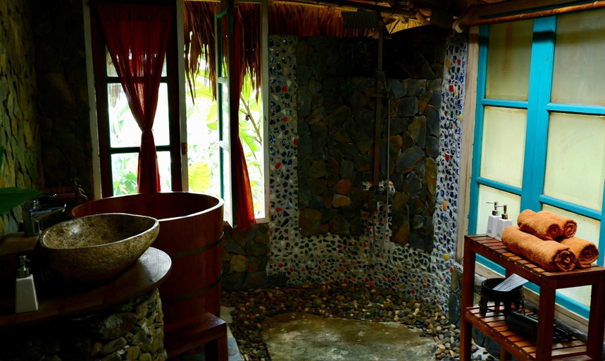 Bathroom 3, Lua Pu Luong, Bá Thước