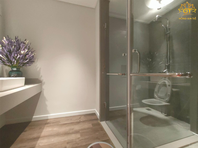 Bathroom 4