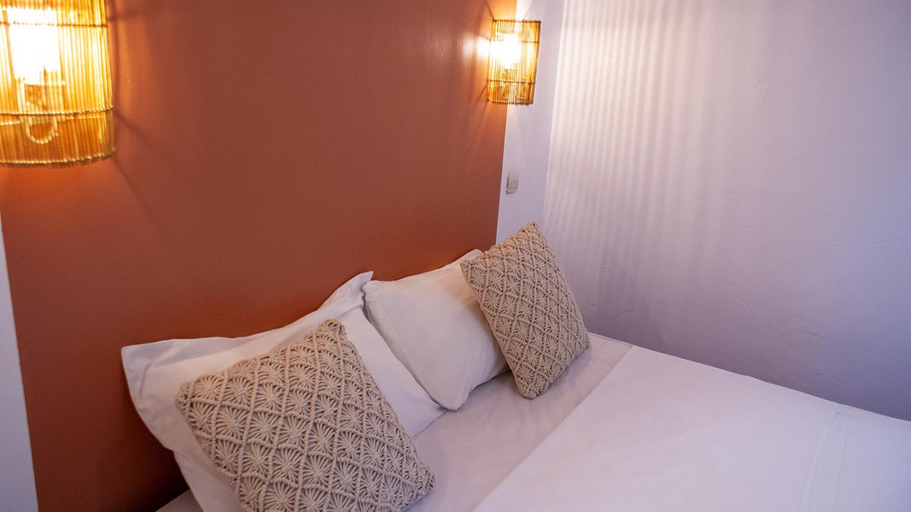 Bedroom 3, Logis Hotel & Restaurant du Parc, Bouches-du-Rhône