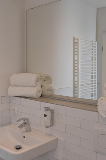 Bathroom 3, Landhaus Hamester - Hotel & Restaurant, Herzogtum Lauenburg