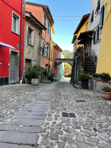 Others 4, Archi di sole - Appartamenti, La Spezia