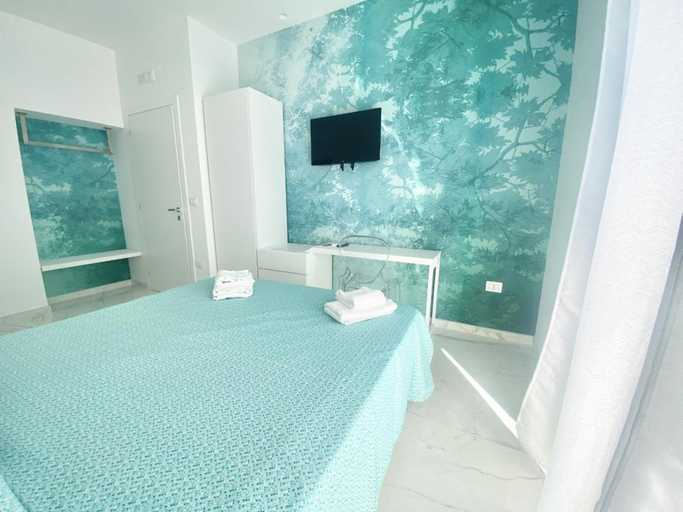 Others 4, IL VIAGGIATORE RELAIS SUL MARE, Latina