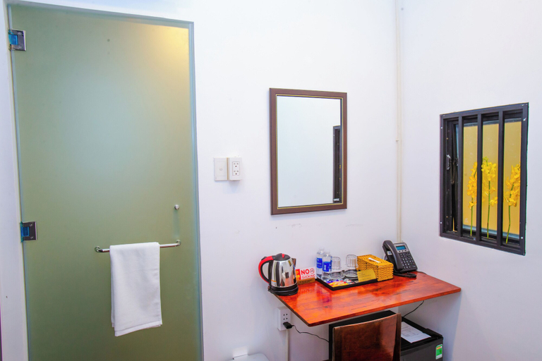 Bathroom 4, The Rice Hotel & Tour - 191 Bui Vien, District 1