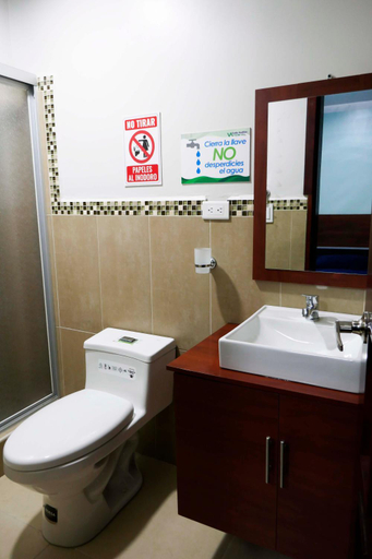 Bathroom 3, Hostal Valle Andino, El Tambo