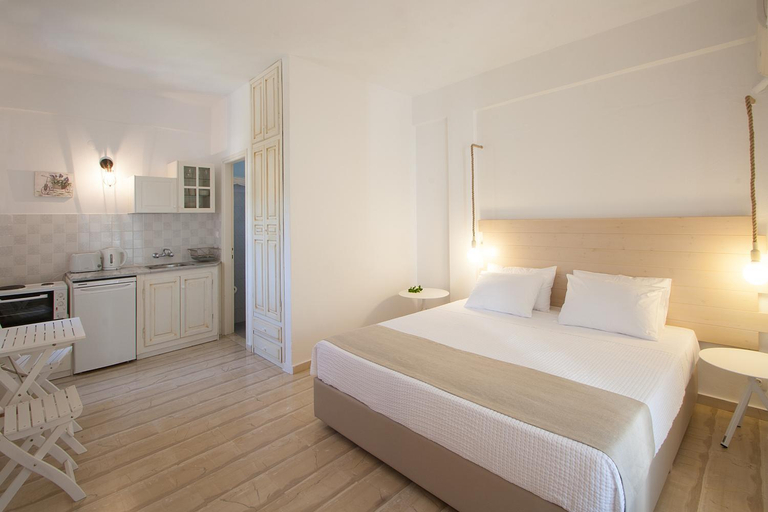 Others 5, Paris Studios & Apartment, Thessaly