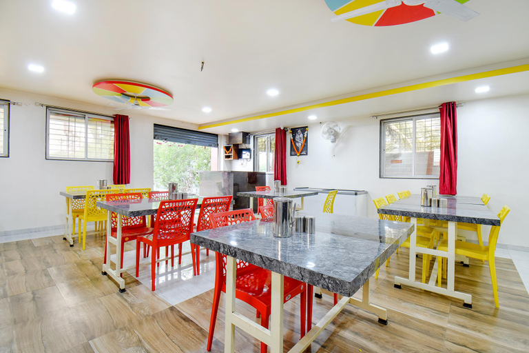Food & Drinks 5, FabHotel Sairaj I, Pune