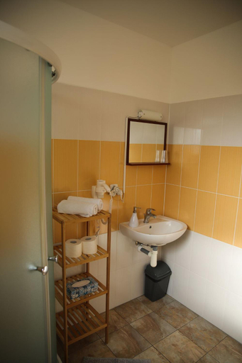 Bathroom 2, Amfik Bukovina Popovice, p. o., Uherské Hradiště