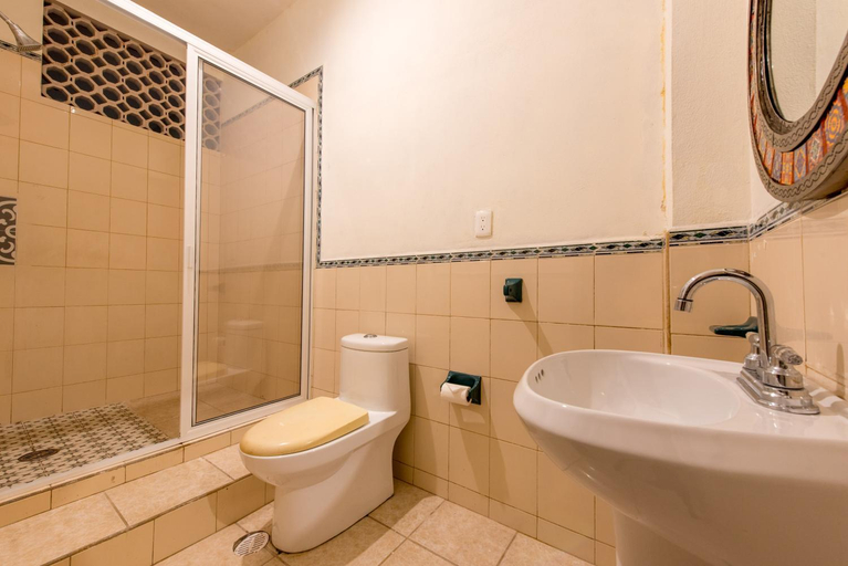 Bathroom 4, CASA MARIA MALECON, Puerto Vallarta
