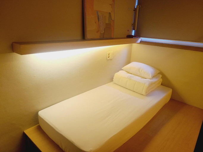 Bedroom 25