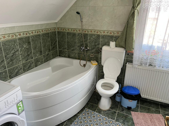 Bathroom 2, Casa Nico, Sarmas