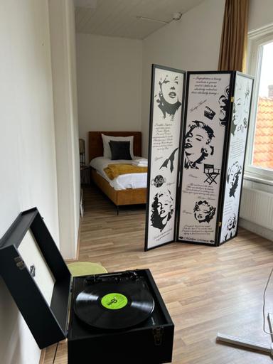 Others 3, Monroe’s stay, Deventer