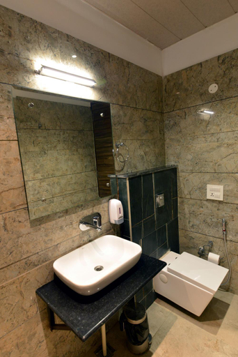 Bathroom 4, Hotel The Yellow, Sahibzada Ajit Singh Nagar