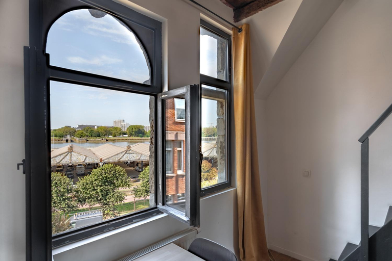 Others 2, Two-Bedroom River Side Apartment in the Heart of Antwerp, Antwerpen