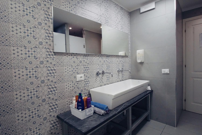 Others 4, Grand Hostel Manin, La Spezia