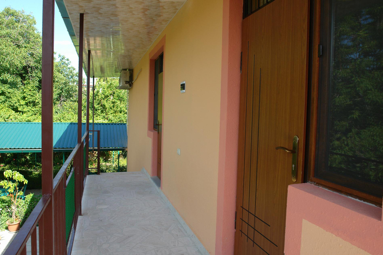 Others 2, Eco-Resort Lorret