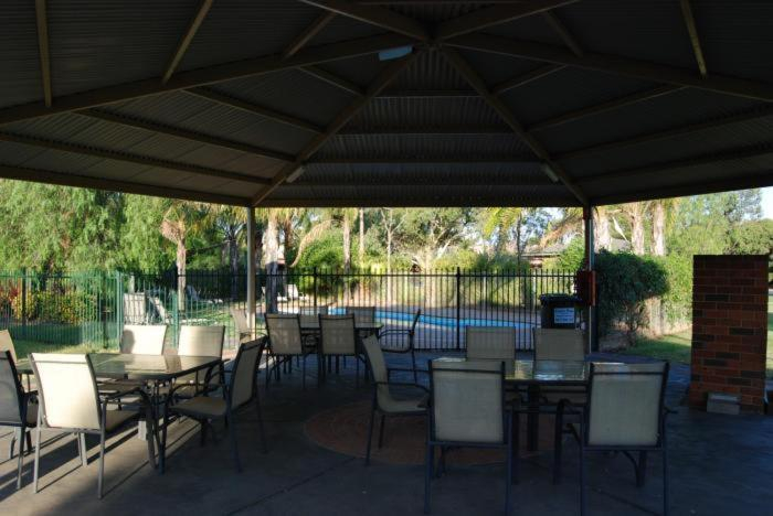 Food & Drinks, Sportslander Motor Inn, Murray