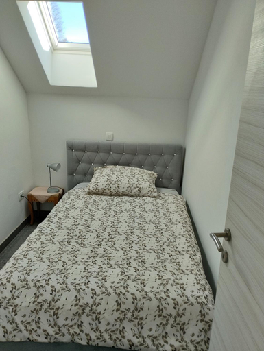Others 5, Apartma Azurre, Postojna