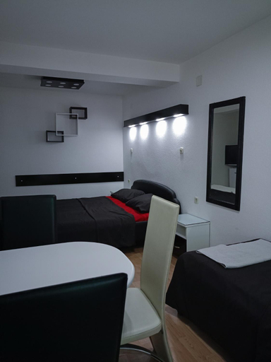 4, Kice Apartments