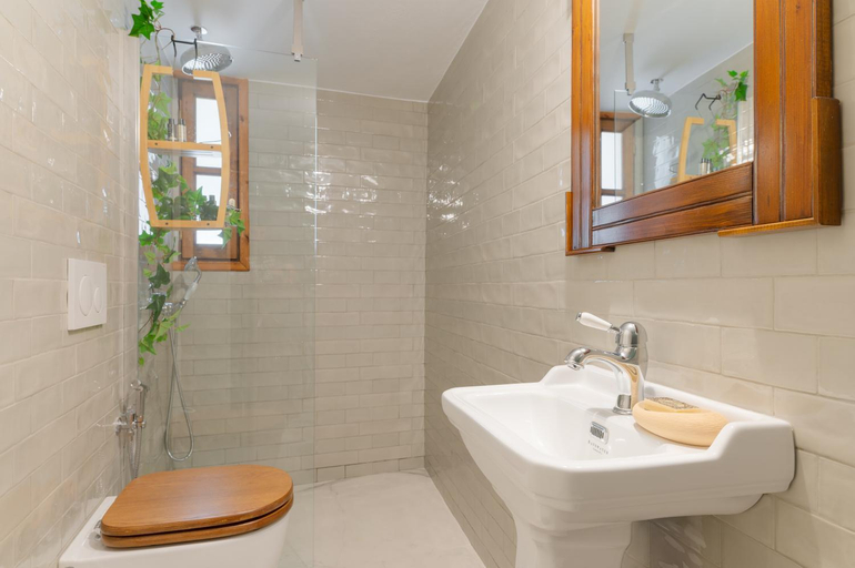 Bathroom 3, Keepos by Polykratis, North Aegean