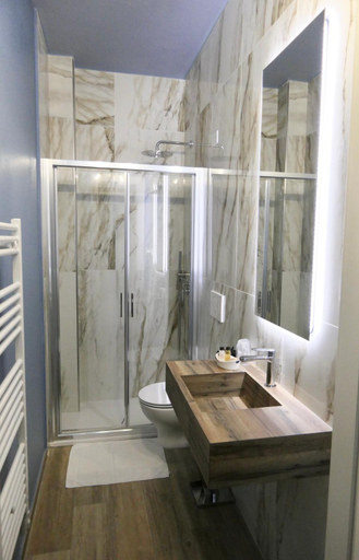 Bathroom 2, Il Gabbani B&B, Livorno