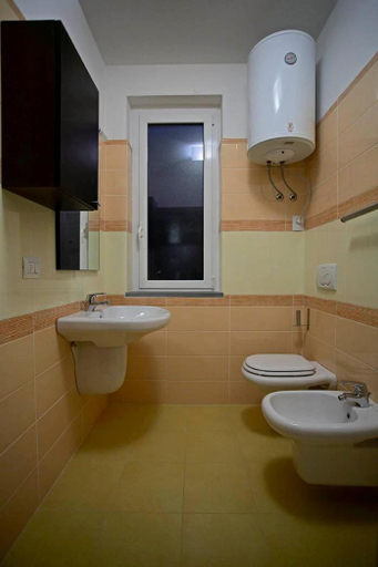 Bedroom 3, Residence I Gabbiani, La Spezia