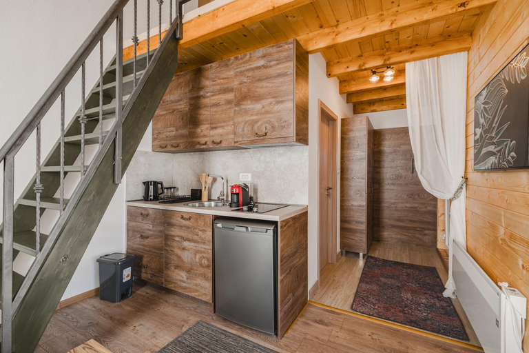 Others 4, Mountain house Ivanovic