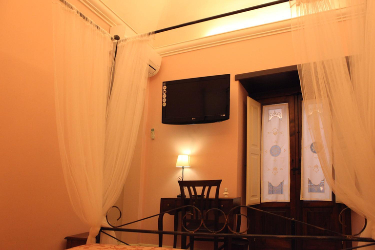 Bedroom 2, Al Duomo Inn, Catania
