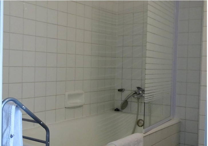 Bathroom, Europa Hotel, Isère