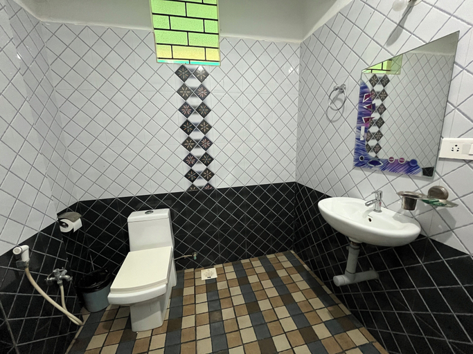 Bathroom, Hotel God's Gift, North Goa