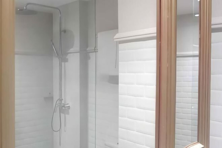 Bathroom 14