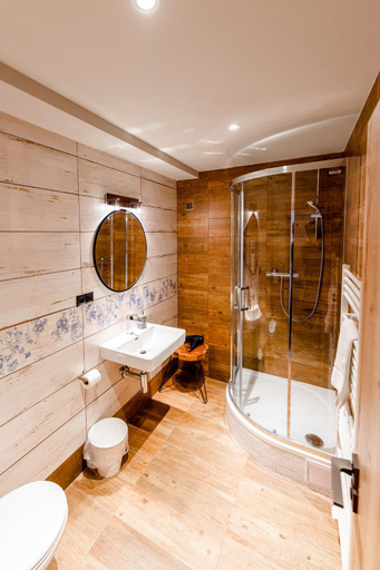 Bathroom 4, JEZ&SPI Susice, Klatovy