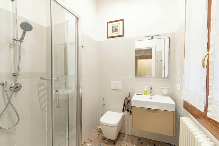 Bathroom 3, Ca' della Commedia by Wonderful Italy, Venezia