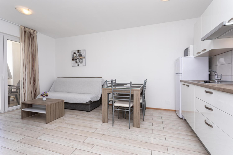 Kitchen 3, Apartments Crnekovic Tomislava 8, Baška