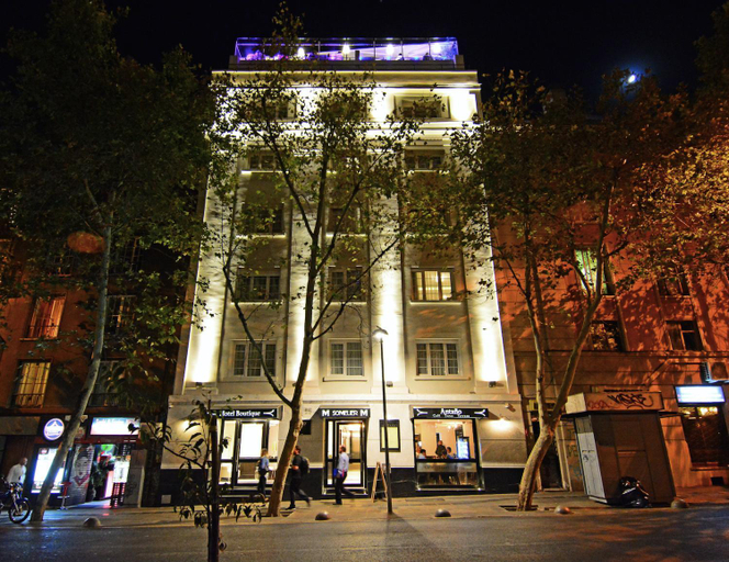 Exterior & Views